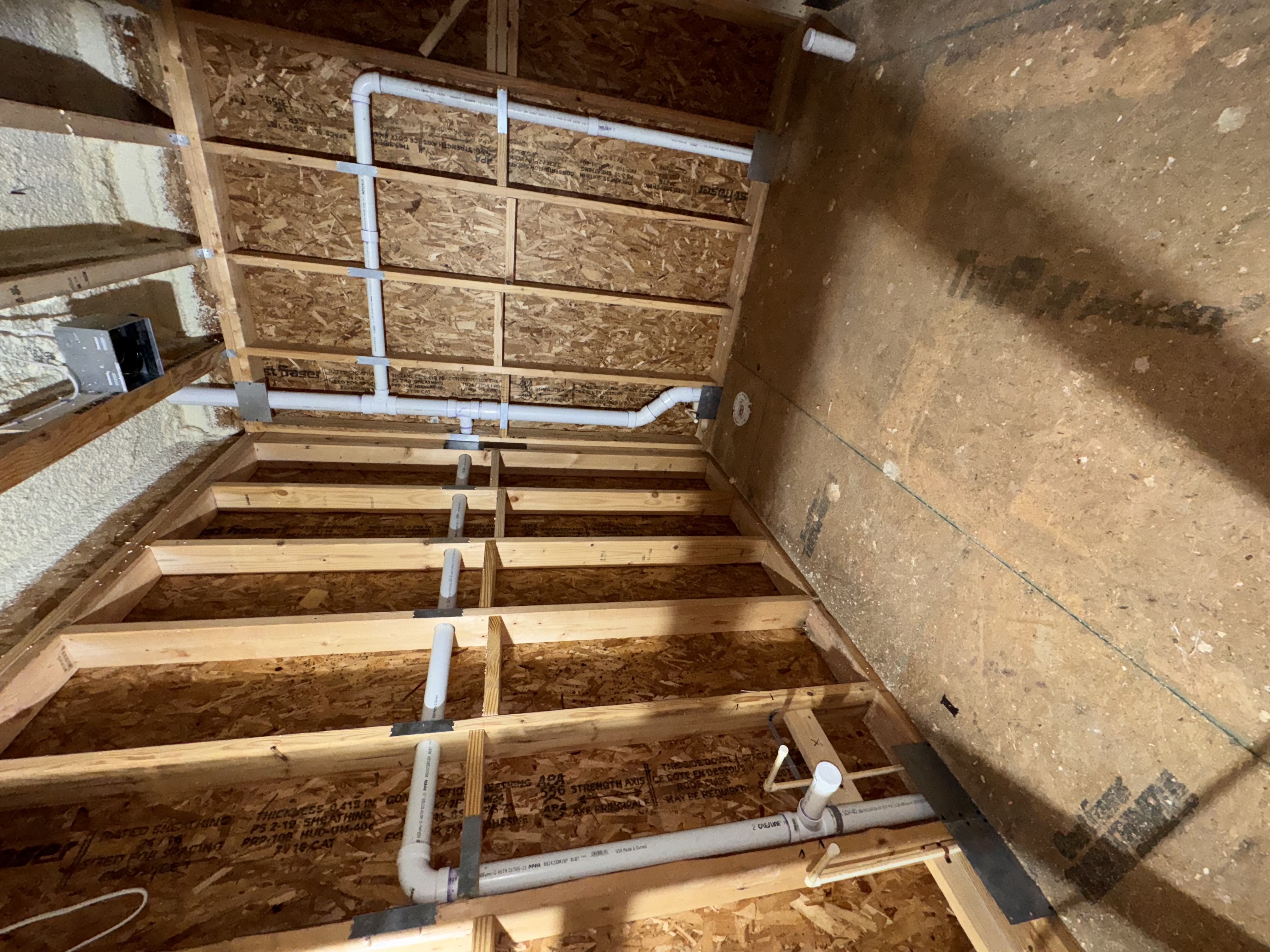 Full bathroom drain and vent assembly